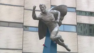 Cleveland unveils tribute to Superman with newly unveiled statue