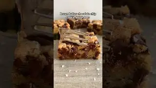 The best chocolate chip cookie bars ever! #easyrecipe #baking #food