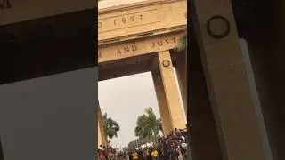 Я участвую в гонках на скорость в деревне 