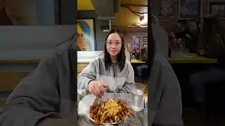 La Banquise Poutine, Montr&eacute;al, Canada 🇨🇦
