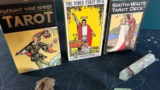 Cu&aacute;l tarot elijo? The Rider Tarot Deck, Smith Waite Tarot Borderless o Radiant Waite Spirit 
