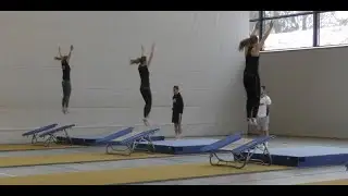 Gruppenarbeit  Synchronspringen am Minitramp (5)