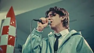OSKI & MAVEE - Airport Crush (Live At Brussels Airport)