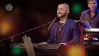 Tom&aacute;&scaron; a Peter: Usmievav&aacute; Karol&iacute;na (HBH-12)