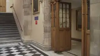 Assembly Hall Main Entrance, Accessibility walk-through