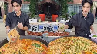 Village Life: One Man Cooking Big Pot Meals for Everyone | 村人のために大鍋を振るう青年#农村生活#大锅菜 #中国美食#村の生活 #大鍋料理