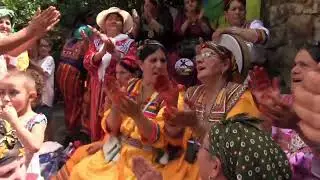 Uh ay aẓarẓur par les braves femmes du village takoucht