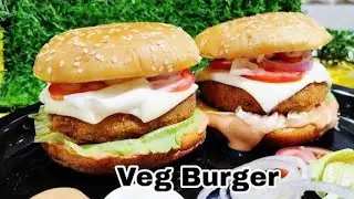 Crispy Veggie Burger Recipe | Home Made Veg Burger Patty | बाजार जैसा वेज बर्गर      @nishamadhulika