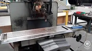 2003 King Rich Industries KR-B SM4000 3Axis CNC MIlling Machine