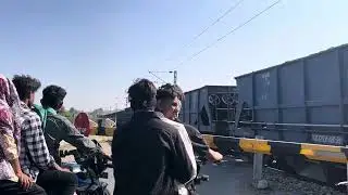 Train cross ❌ speedly at balwara fatak dungarpur 