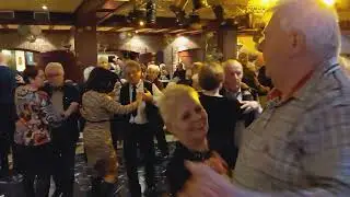 Vanuit Dancing Waldeslust in Posterholt met The Silvercats wensen we jullie veel kijkplezier 