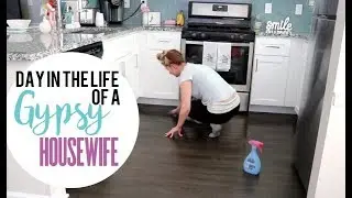 CLEAN WITH ME | CHRISTMAS DECOR + DAY IN THE LIFE OF A GYPSY HOUSEWIFE