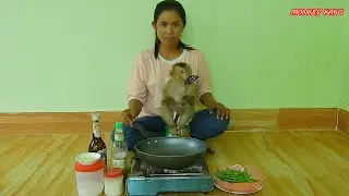 Master Chef Monkey Kako Cooking Fried Vegetable With Rice