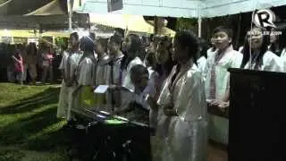 Loboc Childrens Choir: Angels We Have Heard On High