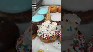 i hope she loved them! 🥹😍🤩 #donuts #donutshop #vegas #lasvegas #vegasfood #katyperry