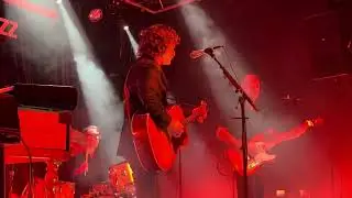 Quique González. 39 grados (directo 2023)