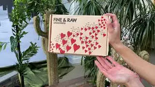 Love Is The Answer - FINE & RAW chocolate Valentine's set