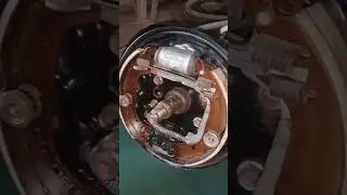 При нажатии на тормоз Wagner раздается шум. #wagnerbrakes #brakemaintenance #carsafety #shorts