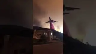 DC-10 Air Tanker drops 12.000 gallons of fire retardant in wildfire #firefighter #airplane #wildfire