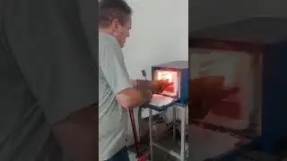 T&ecirc;mpera em a&ccedil;o VND.