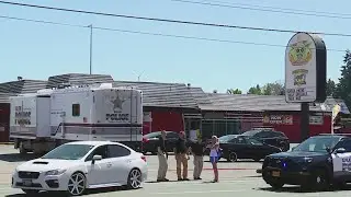 2 shot to death inside crowded Salem bar