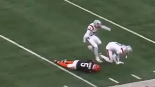 Tee Higgins injury | Bengals WR Tee Higgins suffers injury, carted off vs. Patriots