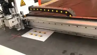Carton boxes cnc cutting machine with half cut kiss cut tool