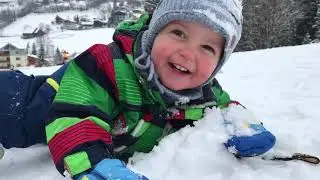 3 latek i roczne dziecko na nartach w Bad Kleinkirchheim z Dimbo