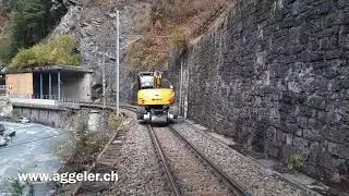 Der Mecalac Zweiwegebagger/Gleisbagger 136Mrail im Bremstest