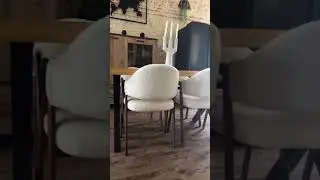 Transform your dining room with these elegant white boucle chairs ✨🍽️!