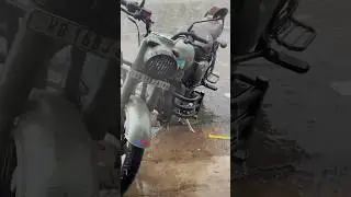 EngineSmoke💨 #shorts #ytshorts #bike #rider #bullet #engine #smoke #youtubeshorts #trending #viral