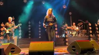 Belinda Carlisle - Should I Let You In - Edinburgh - 9th Sept 2025