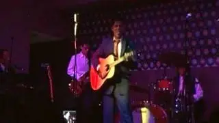 Elvis - Heartbreak Hotel performed by Gary Garcia (cover)