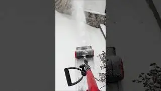 Aruncă zăpada la 6 metri?! 