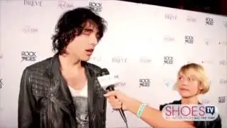 Red carpet: Nick Simmons, Erica Chase & other celebs at the LA Times/KROQ Rock/Style party
