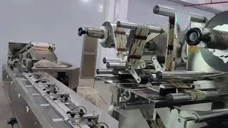 Snack bar automatic packaging machine, candy bar packaging machine, extrusion bar packaging machine