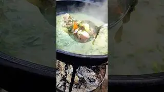 Зелений борщ в казані 🔥#food #recipe #reels #youtubeshorts #recommended   #recipes #cooking #youtube