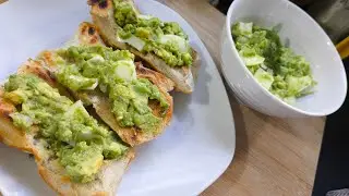 DESAYUNO FÁCIL Y NUTRITIVO CON AGUACATE Y HUEVO 😱