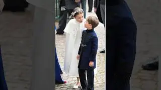 ♛ Charlotte&rsquo;s ice cream plan wins again  #princelouis #princesscharlotte