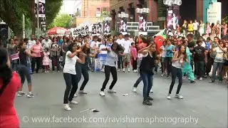 INSANE Taj Express Flash Mob Takes Over Singapore &ndash; Bollywood Goes VIRAL! | Passiontve