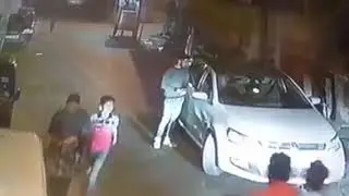 cctv recording of gold chain snatching