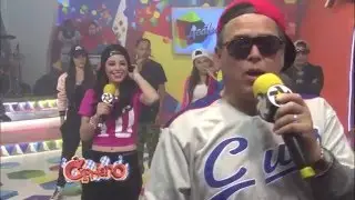 Cipriano canta con Arely