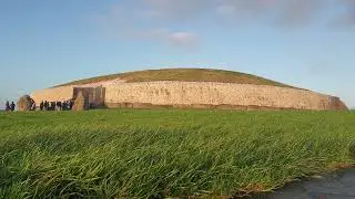 Winter Solstice at Newgrange 2025 Sunrise at Newgrange , Ireland Roads views ireland.