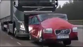 Frenata d'emergenza camion volvo impressionante