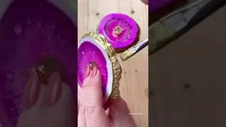 How to achieve the perfect resin coaster edges? #resincoasters #shorts