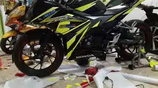 Cutting sticker CBR 150 RR hijau stabilo