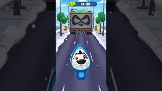 🎄 Shark Hank vs Roy Raccoon in Snow! 🎅 #talkingtomgoldrun #shorts
