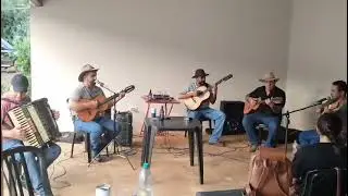 Um domingo especial com os amigos Bom de viola s&oacute; moda boa 