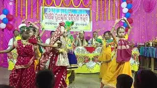 Cultural programme by students.