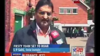 Dhoni Denies Rift